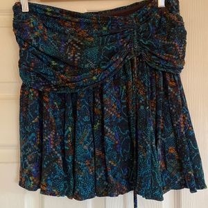 Free people Patterned Skirt with front sinch size 8